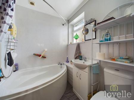 2 bedroom Semi-detached bungalow for sale in Harris Boulevard, Mablethorpe, LN12