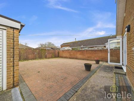 2 bedroom Detached bungalow for sale in Hillside Avenue, Sutton on Sea, LN12