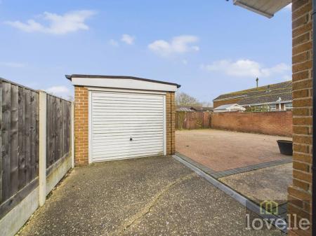 2 bedroom Detached bungalow for sale in Hillside Avenue, Sutton on Sea, LN12