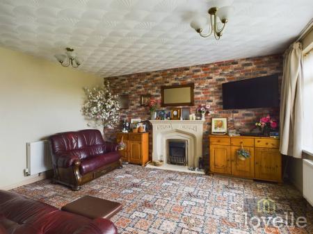 2 bedroom Detached bungalow for sale in North Road, Trusthorpe, LN12