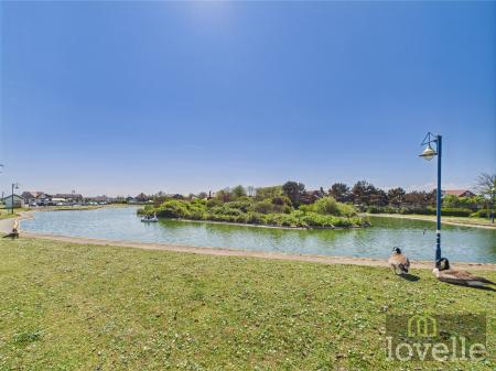 2 bedroom Detached house for sale in Queens Park Close, Mablethorpe, LN12