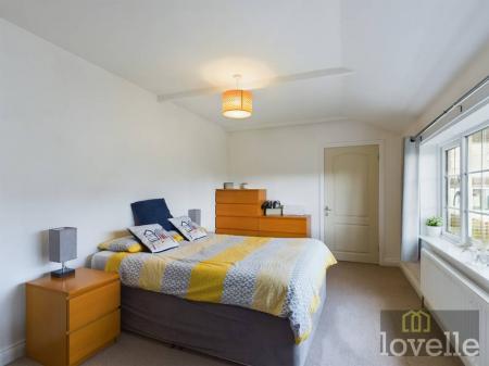 2 bedroom Detached house for sale in Queens Park Close, Mablethorpe, LN12