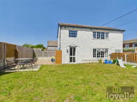 2 bedroom Detached house for sale in Queens Park Close, Mablethorpe, LN12