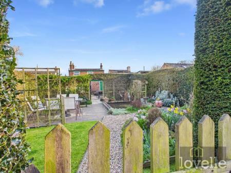 3 bedroom Detached house for sale in Sea Road, Anderby, PE24