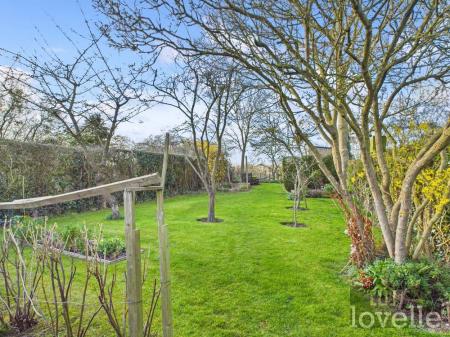 3 bedroom Detached house for sale in Sea Road, Anderby, PE24