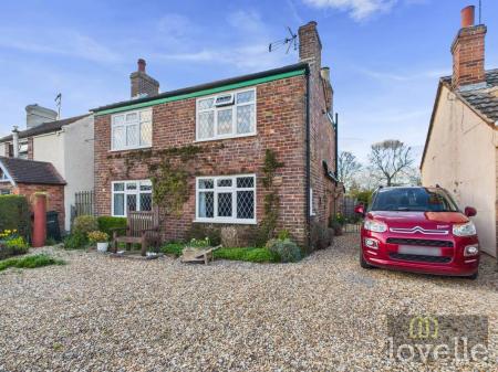 3 bedroom Detached house for sale in Sea Road, Anderby, PE24