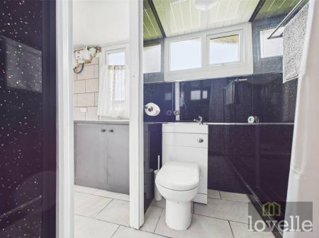 2 bedroom Park home for sale in Seaholme Park, Mablethorpe, LN12