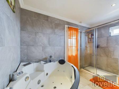 2 bedroom Semi-detached bungalow for sale in St Andrews Road, Mablethorpe, LN12