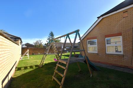 3 bedroom Detached bungalow for sale in Wallaces Yard, Alford, LN13