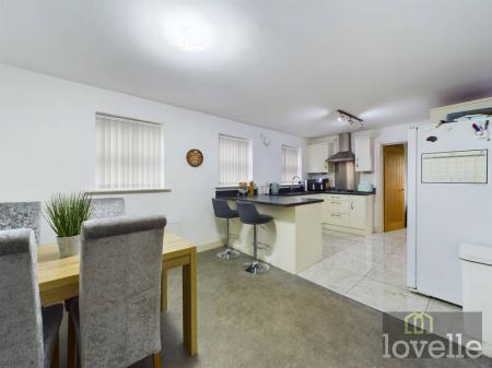 3 bedroom Detached bungalow for sale in Wallaces Yard, Alford, LN13