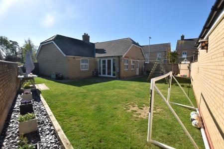 3 bedroom Detached bungalow for sale in Wallaces Yard, Alford, LN13