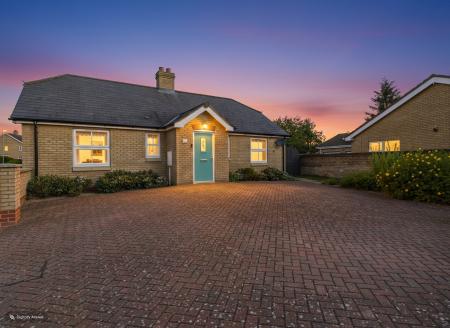 3 bedroom Detached bungalow for sale in Wallaces Yard, Alford, LN13