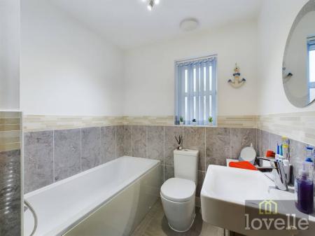 3 bedroom Detached bungalow for sale in Wallaces Yard, Alford, LN13