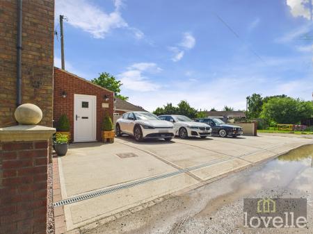 2 bedroom Detached house for sale in Main Street, Alford, LN13