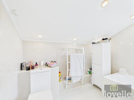 2 bedroom Detached house for sale in Main Street, Alford, LN13