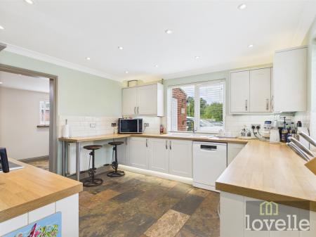 2 bedroom Detached house for sale in Main Street, Alford, LN13