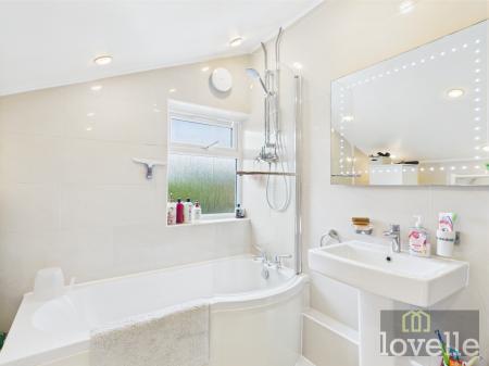 2 bedroom Detached house for sale in Main Street, Alford, LN13