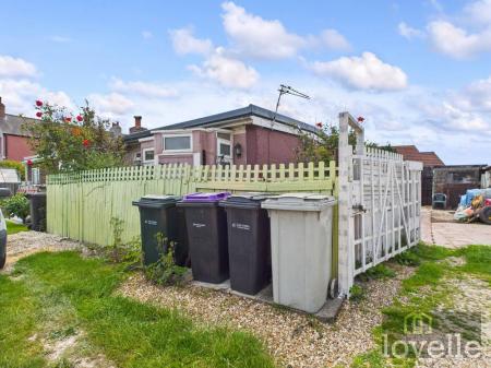 1 bedroom Semi-detached bungalow for sale in Ivel Close, Mablethorpe, LN12