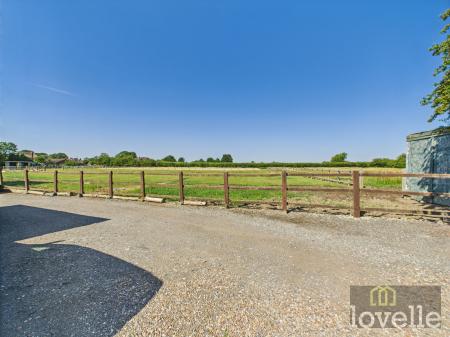 3 bedroom Terraced House for sale in Sutton Road, Huttoft, LN13
