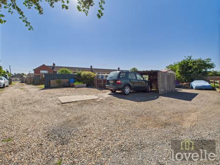 3 bedroom Terraced House for sale in Sutton Road, Huttoft, LN13