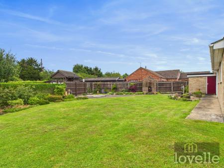 3 bedroom Detached bungalow for sale in Pinfold Lane, Alford, LN13