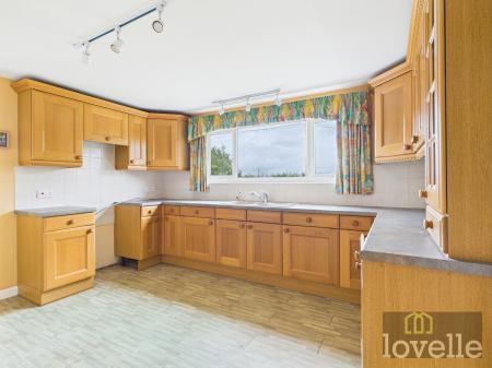 3 bedroom Detached bungalow for sale in Pinfold Lane, Alford, LN13