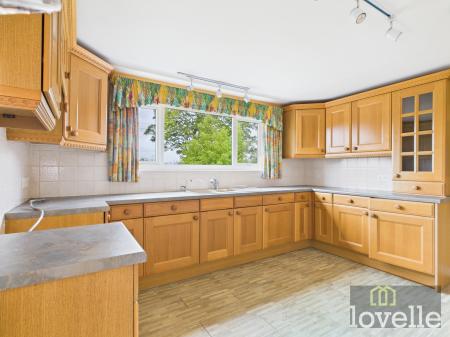 3 bedroom Detached bungalow for sale in Pinfold Lane, Alford, LN13