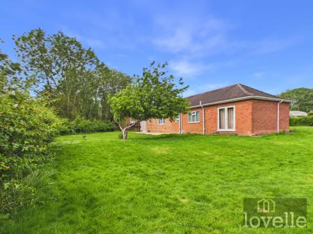 3 bedroom Detached bungalow for sale in Beesby Road, Alford, LN13