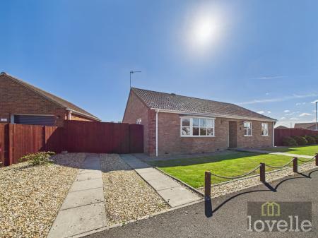 3 bedroom Detached bungalow for sale in Campling Way, Trusthorpe, LN12