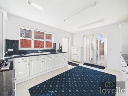 3 bedroom Detached bungalow for sale in Campling Way, Trusthorpe, LN12