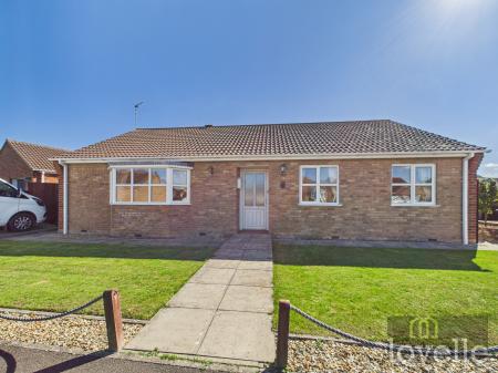 3 bedroom Detached bungalow for sale in Campling Way, Trusthorpe, LN12