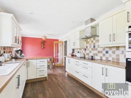 3 bedroom Detached bungalow for sale in St Francis Gardens, Sutton on Sea, LN12