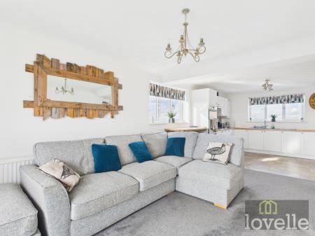 3 bedroom Flat for sale in Queens Park Flats, Mablethorpe, LN12