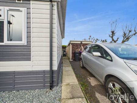 3 bedroom Park home for sale in Seaholme Road, Mablethorpe, LN12