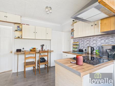 2 bedroom Semi-detached bungalow for sale in Bray Avenue, Trusthorpe, LN12