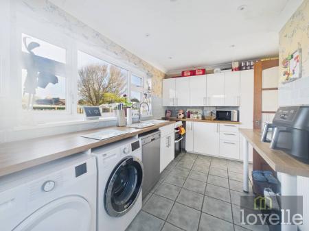 3 bedroom Detached bungalow for sale in Kipling Drive, Sandilands, LN12