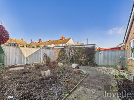 2 bedroom Detached bungalow for sale in Camelot Gardens, Sutton on Sea, LN12