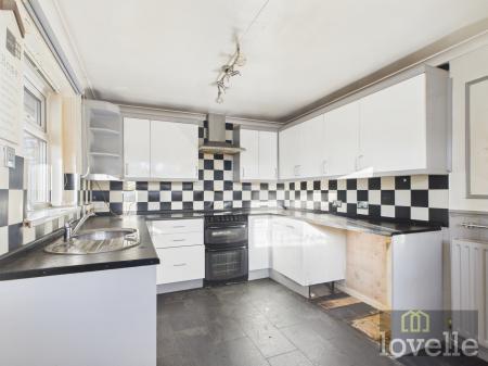 2 bedroom Detached bungalow for sale in Camelot Gardens, Sutton on Sea, LN12