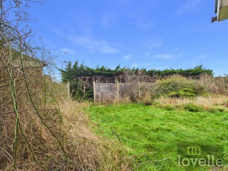 2 bedroom Semi-detached bungalow for sale in Eagle Close, Mablethorpe, LN12