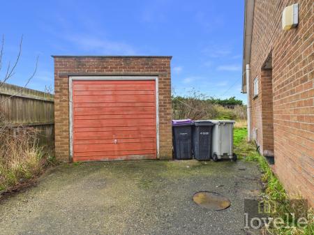 2 bedroom Semi-detached bungalow for sale in Eagle Close, Mablethorpe, LN12