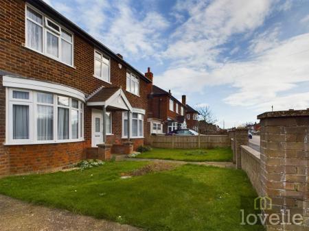 4 bedroom Detached house for sale in Wellington Road, Mablethorpe, LN12