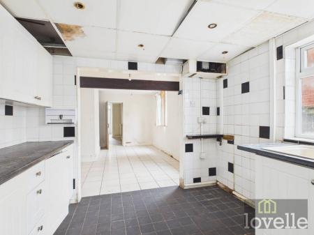4 bedroom Terraced House for sale in Fitzwilliam Street, Mablethorpe, LN12