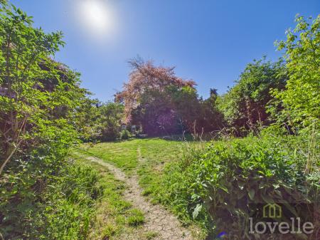 4 bedroom Farm House for sale in Huttoft Road, Huttoft, LN13