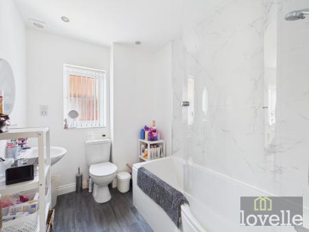 4 bedroom Detached house for sale in Dales Avenue, Mablethorpe, LN12