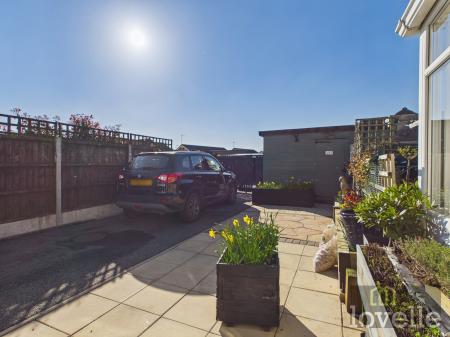 2 bedroom Semi-detached bungalow for sale in Mumby Meadows, Alford, LN13