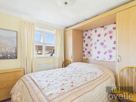 2 bedroom Semi-detached bungalow for sale in Mumby Meadows, Alford, LN13