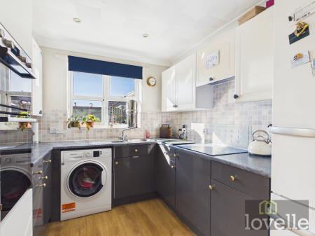 2 bedroom Semi-detached bungalow for sale in Mumby Meadows, Alford, LN13