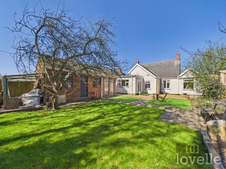 3 bedroom Detached bungalow for sale in Golf Road, Mablethorpe, LN12