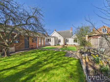 3 bedroom Detached bungalow for sale in Golf Road, Mablethorpe, LN12