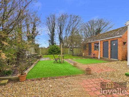 3 bedroom Detached bungalow for sale in Golf Road, Mablethorpe, LN12
